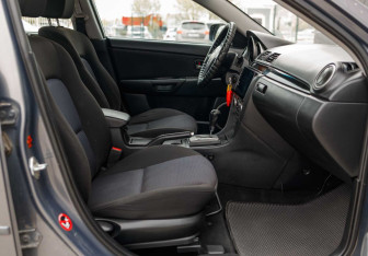 Подержанный автомобиль Mazda 3 Sedan 2006 года (19 фото)