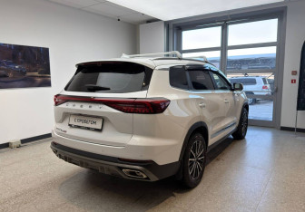 Подержанный автомобиль Chery Tiggo 8 Pro Max 2024 года (5 фото)