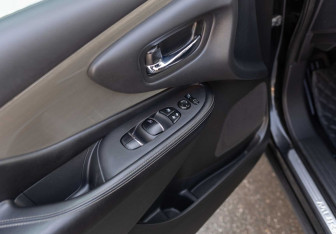 Подержанный автомобиль Nissan Murano Suv 2016 года (17 фото)