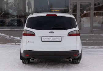 Подержанный автомобиль Ford S-MAX 2008 года (6 фото)
