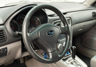 Подержанный автомобиль Subaru Forester Suv 2005 года (11 фото)