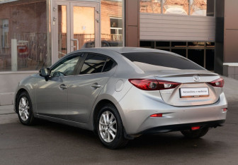 Подержанный автомобиль Mazda 3 Sedan 2014 года (7 фото)