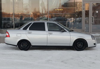 Подержанный автомобиль LADA (ВАЗ) Priora Sedan 2009 года (4 фото)