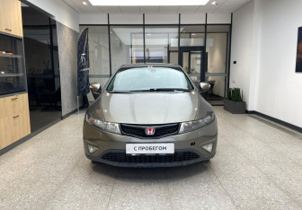 Подержанный автомобиль Honda Civic Hatchback 2007 года (3 фото)