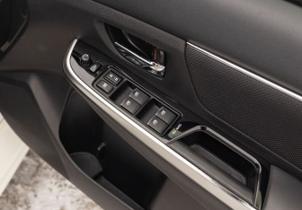 Подержанный автомобиль Subaru Levorg 2019 года (17 фото)