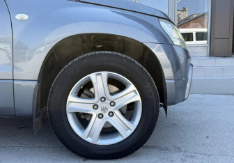 Подержанный автомобиль Suzuki Grand Vitara 2007 года (9 фото)