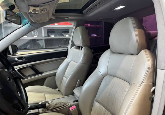 Подержанный автомобиль Subaru Legacy Sedan 2004 года (12 фото)