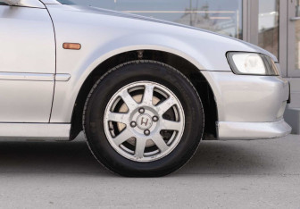 Подержанный автомобиль Honda Accord Sedan 2002 года (9 фото)