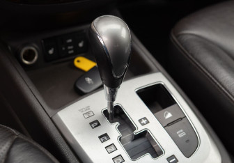 Подержанный автомобиль Hyundai Santa Fe 2011 года (16 фото)