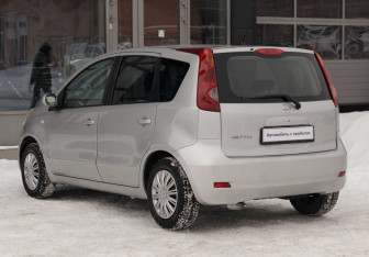 Подержанный автомобиль Nissan Note 2012 года (7 фото)