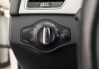 Подержанный автомобиль Audi A4 Sedan 2012 года (18 фото)