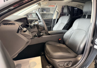 Подержанный автомобиль Toyota Camry Sedan 2024 года (8 фото)