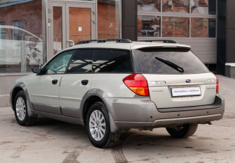 Подержанный автомобиль Subaru Legacy Wagon 2005 года (7 фото)