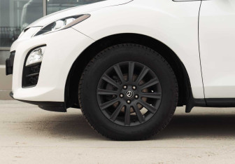 Подержанный автомобиль Mazda CX-7 2011 года (9 фото)