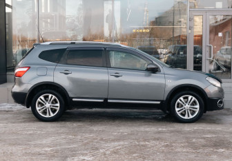 Подержанный автомобиль Nissan Qashqai+2 2013 года (4 фото)