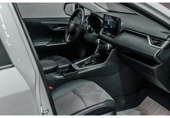 Новый Toyota RAV4 2025 (17 фото)