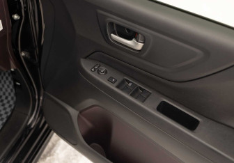 Подержанный автомобиль Honda N-WGN 2014 года (16 фото)