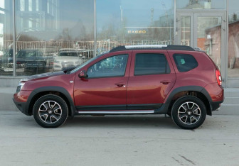 Подержанный автомобиль Renault Duster 2014 года (8 фото)