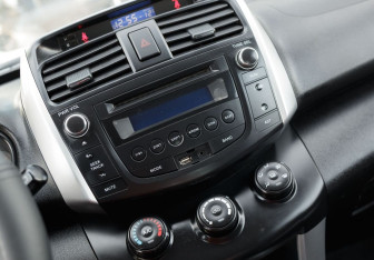 Подержанный автомобиль Lifan X60 2014 года (13 фото)