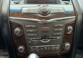 Подержанный автомобиль Nissan Patrol 2011 года (9 фото)