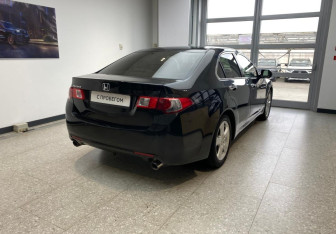 Подержанный автомобиль Honda Accord Sedan 2008 года (4 фото)