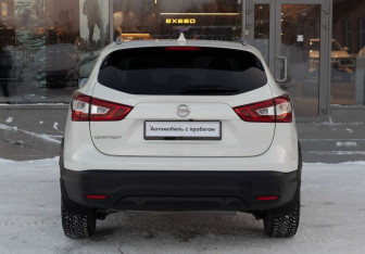 Подержанный автомобиль Nissan Qashqai 2018 года (6 фото)