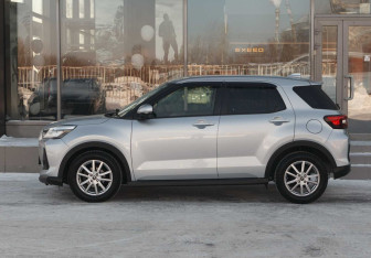 Подержанный автомобиль Daihatsu Rocky 2021 года (8 фото)