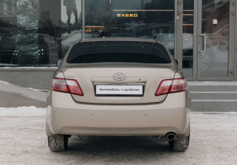 Подержанный автомобиль Toyota Camry Sedan 2008 года (6 фото)