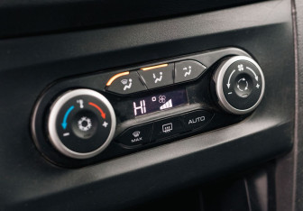 Подержанный автомобиль LADA (ВАЗ) XRAY 2016 года (14 фото)