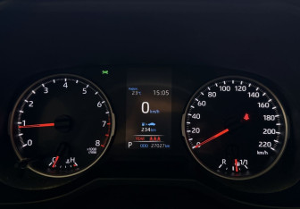 Подержанный автомобиль Toyota RAV4 2021 года (14 фото)