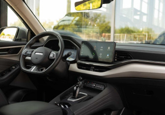 Подержанный автомобиль Haval F7 2024 года (10 фото)