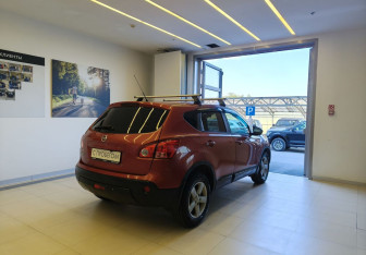 Подержанный автомобиль Nissan Qashqai 2007 года (6 фото)