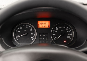 Подержанный автомобиль Nissan Almera Sedan 2014 года (12 фото)