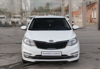 Подержанный автомобиль Kia Rio Sedan 2016 года (2 фото)