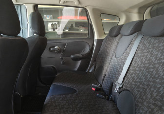 Подержанный автомобиль Nissan Note 2007 года (13 фото)