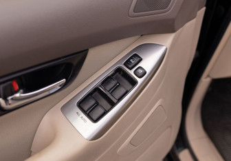 Подержанный автомобиль Toyota Land Cruiser Prado 2008 года (18 фото)