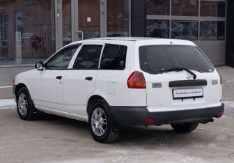 Подержанный автомобиль Nissan AD 2003 года (7 фото)