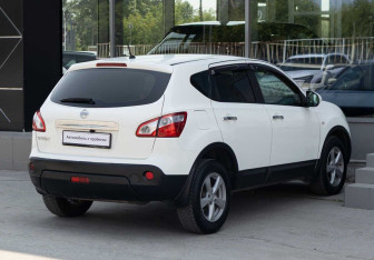 Подержанный автомобиль Nissan Qashqai 2011 года (5 фото)