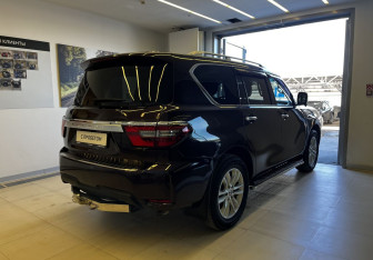 Подержанный автомобиль Nissan Patrol 2011 года (4 фото)