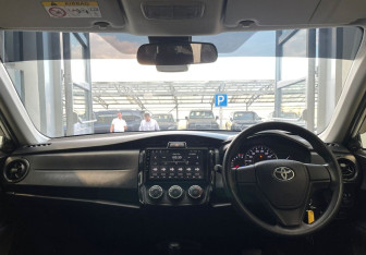 Подержанный автомобиль Toyota Corolla Sedan 2019 года (11 фото)