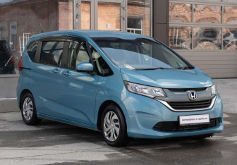 Подержанный автомобиль Honda Freed 2017 года (3 фото)