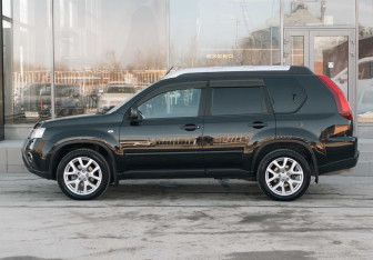 Подержанный автомобиль Nissan X-Trail 2012 года (8 фото)