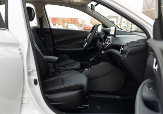 Подержанный автомобиль Changan Alsvin 2023 года (19 фото)