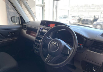 Подержанный автомобиль Toyota Tank 2020 года (12 фото)