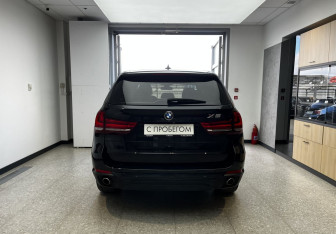 Подержанный автомобиль BMW X5 2016 года (5 фото)