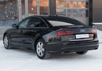 Подержанный автомобиль Audi A6 Sedan 2016 года (7 фото)