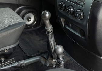 Подержанный автомобиль УАЗ Patriot 2014 года (14 фото)