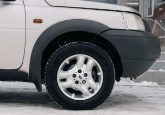 Подержанный автомобиль Land Rover Freelander 2001 года (9 фото)