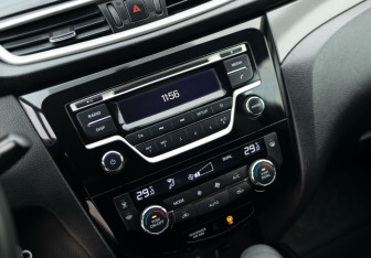 Подержанный автомобиль Nissan X-Trail 2016 года (14 фото)