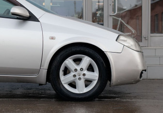 Подержанный автомобиль Nissan Primera Sedan 2001 года (9 фото)